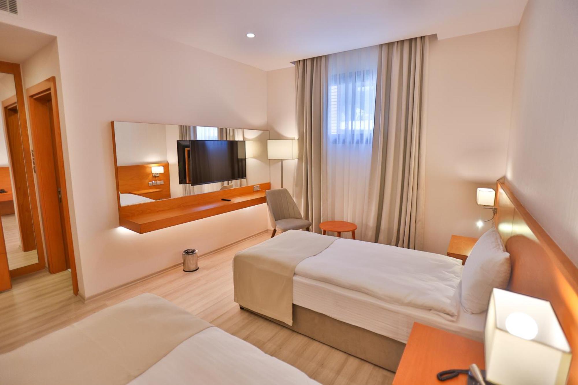 Caddem Inn Hotel ファマグスタ エクステリア 写真